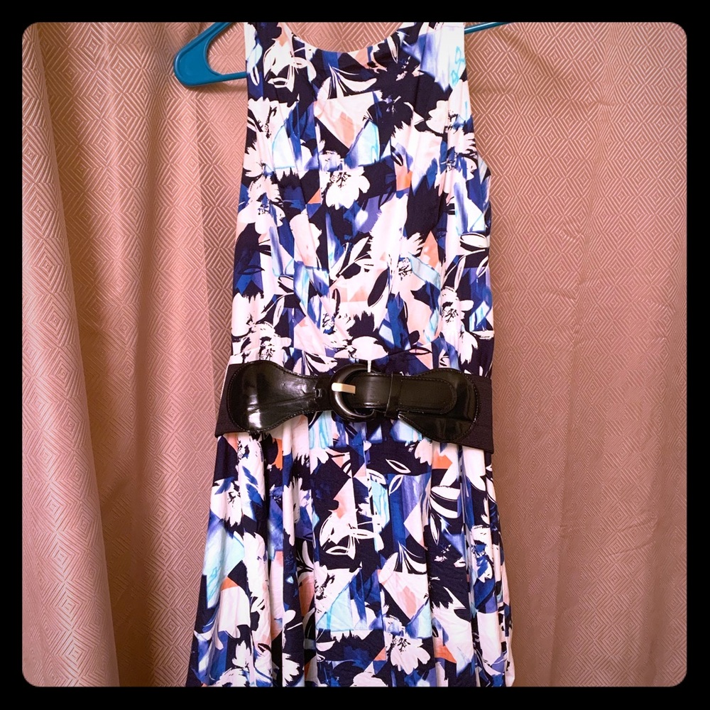 Cute dress w/ belt